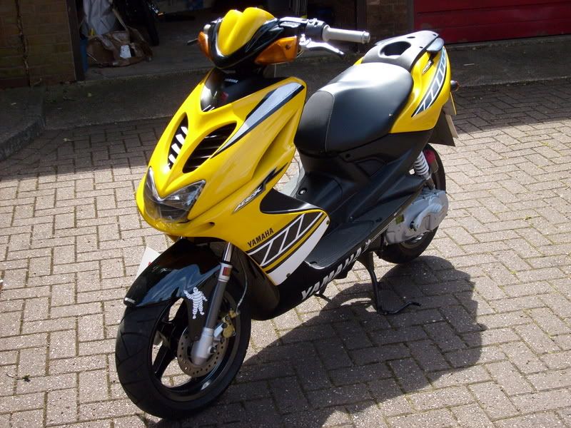 moped010-1.jpg