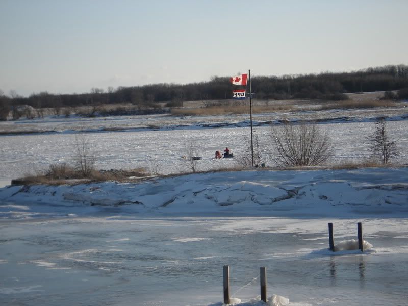 icefishing022309001.jpg